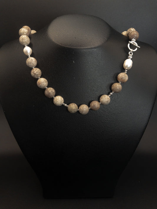 Ketting 12 mm Maifansteen met Zoetwaterparels