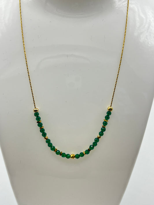 Ketting Emerald Hematiet geregen op RVS gouddraad ketting